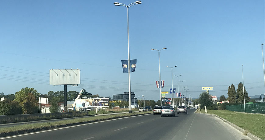 Slavonska avenija nasuprot Metroa | megaboard i billboardi | Vanjsko oglašavanje